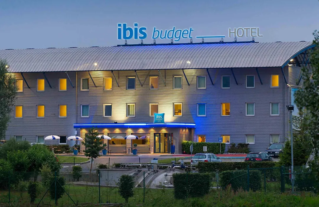 Ibis Budget Charleroi Airport-1